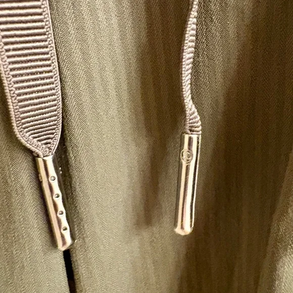 Lululemon Dance Studio Crop II, Dark Olive, Size 6 - Picture 7 of 13